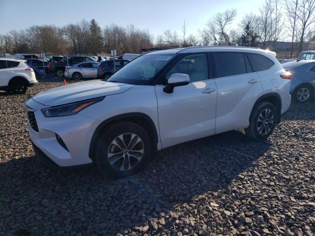 Изображение 1 2022 TOYOTA HIGHLANDER XLE 2022 с VIN 5TDGZRBH3NS213704
