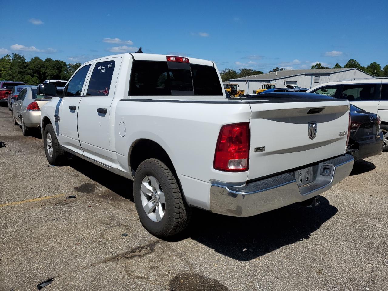 Obraz 2 z 2023 RAM 1500 CLASSIC SLT 2023 z VIN 1C6RR7LG1PS519367