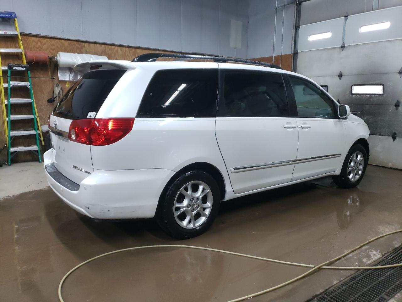 Изображение 3 2006 TOYOTA SIENNA XLE 2006 с VIN 5TDZA22C66S400044