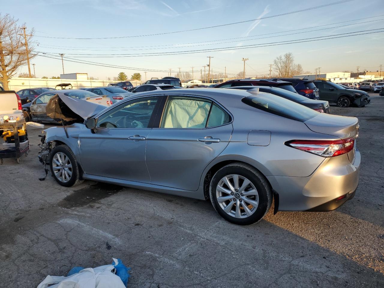 Obraz 2 z 2019 TOYOTA CAMRY L 2019 z VIN 4T1B11HK4KU755208
