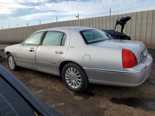 Изображение 2 2004 LINCOLN TOWN CAR EXECUTIVE 2004 с VIN 1LNHM81W44Y680111