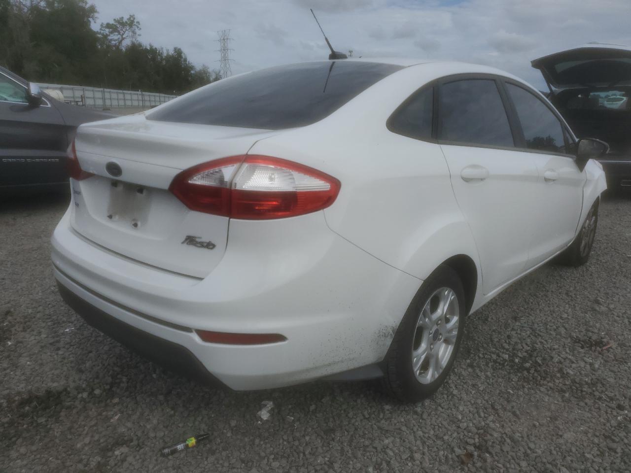 Image 3 of 2016 FORD FIESTA SE 2016 with VIN 3FADP4BJ2GM189385