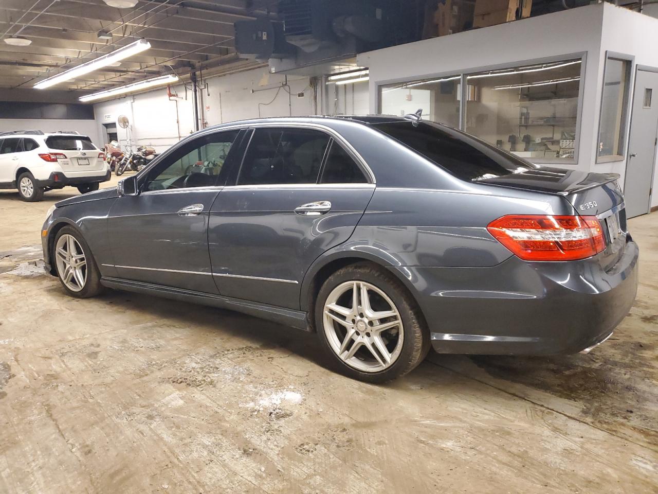Obraz 2 z 2013 MERCEDES-BENZ E 350 4MATIC 2013 z VIN WDDHF8JB9DA709337