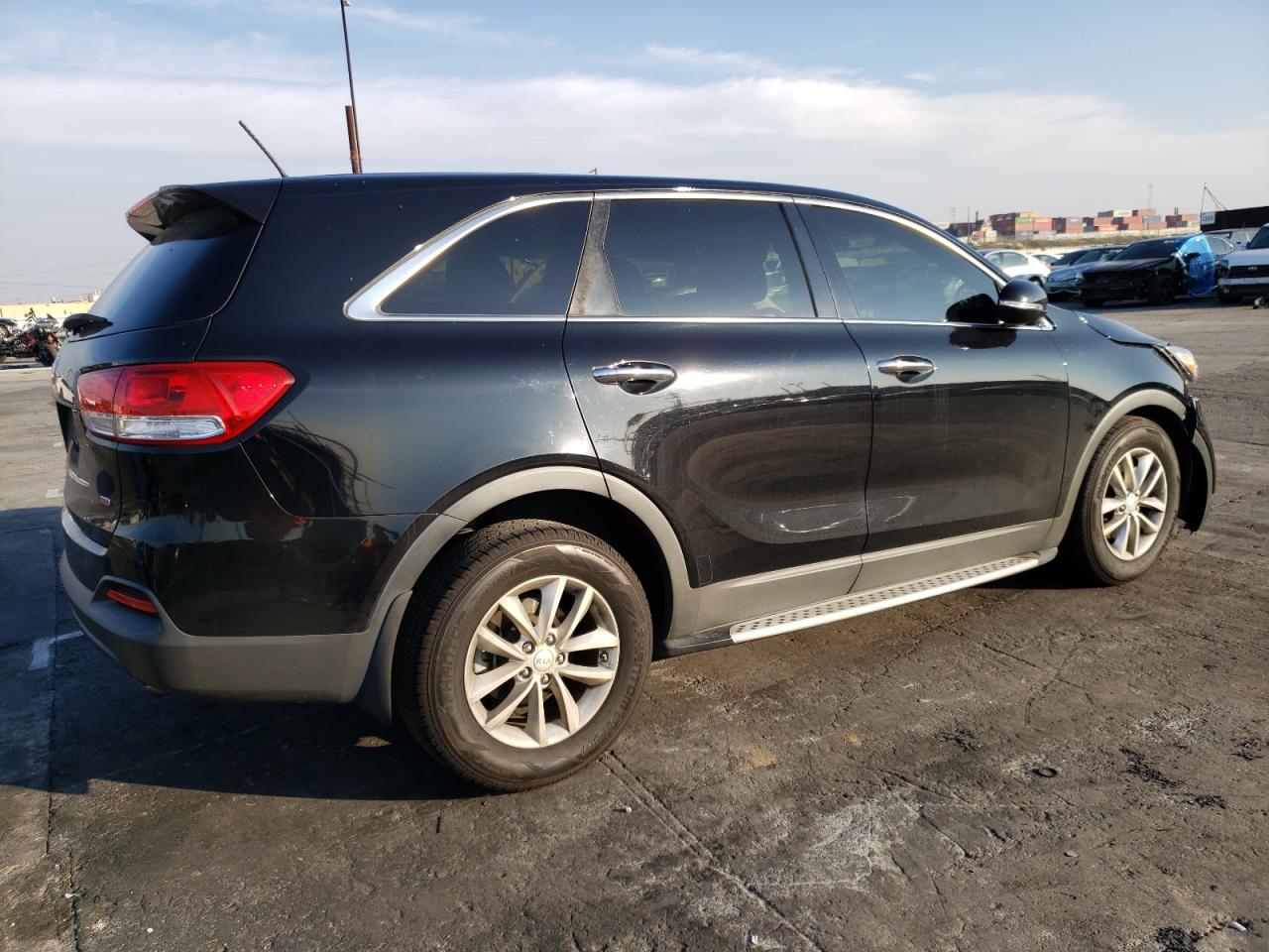 Изображение 3 2017 KIA SORENTO LX 2017 с VIN 5XYPG4A35HG216605