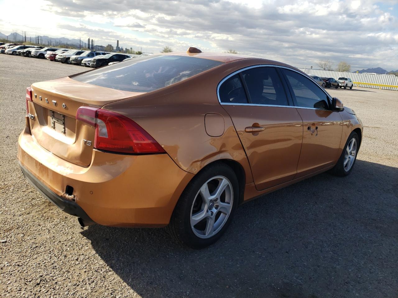 Image 3 of Volvo S60 T5 2012 with VIN YV1622FS6C2126844