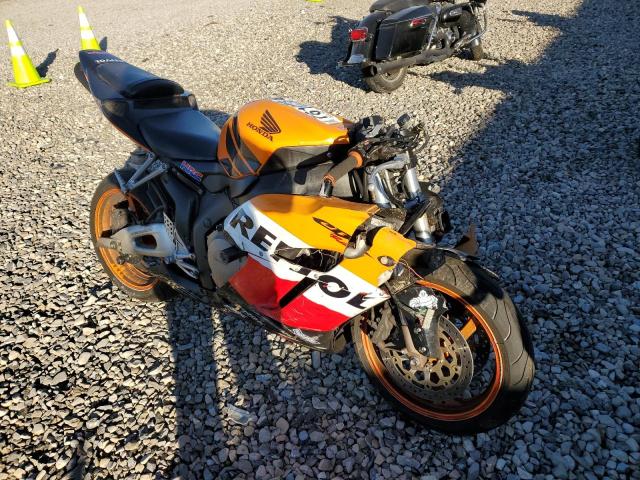 Изображение 2005 HONDA CBR1000 RR 2005