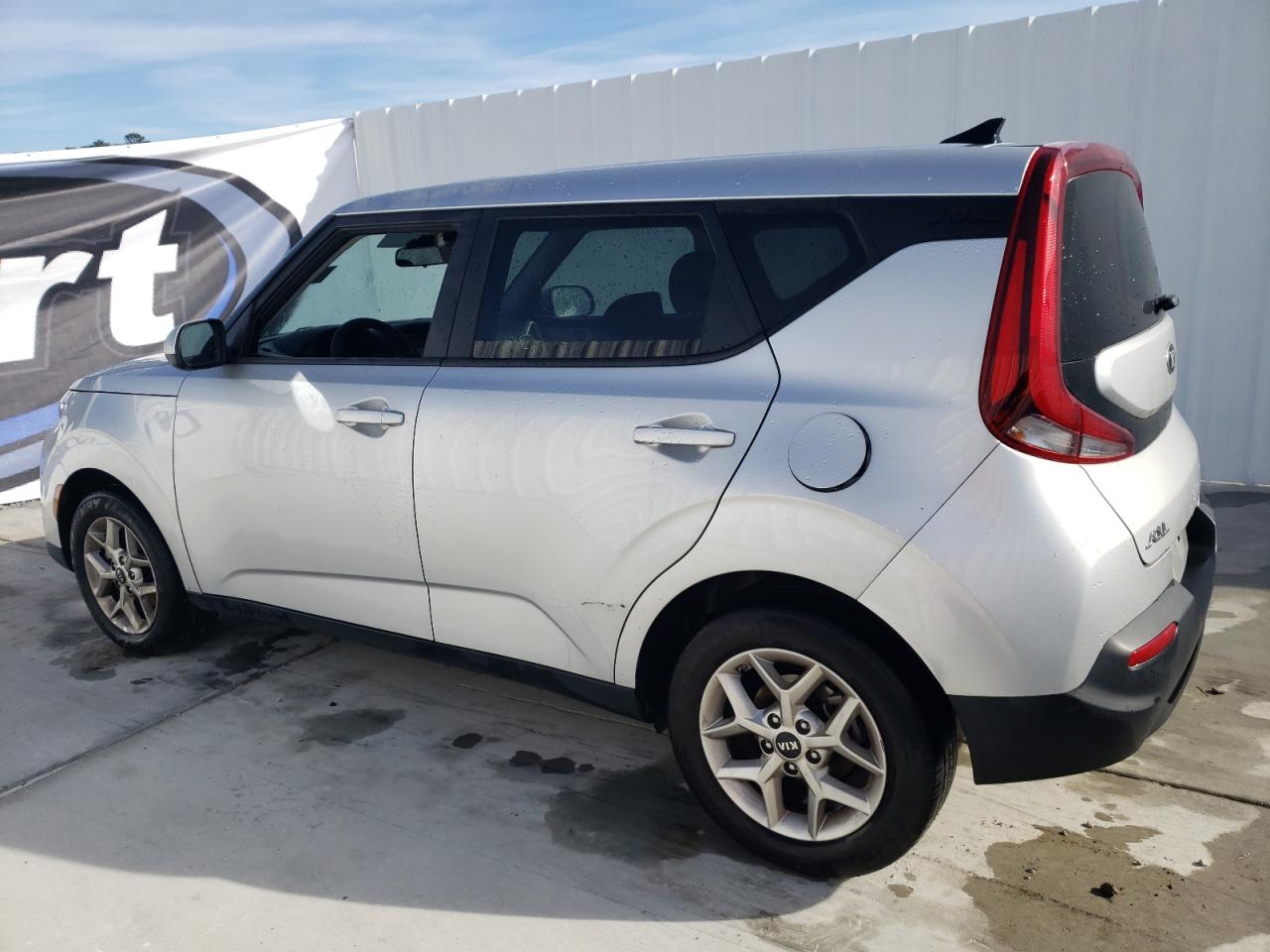 Изображение 2 2021 KIA SOUL LX 2021 с VIN KNDJ23AUXM7775145