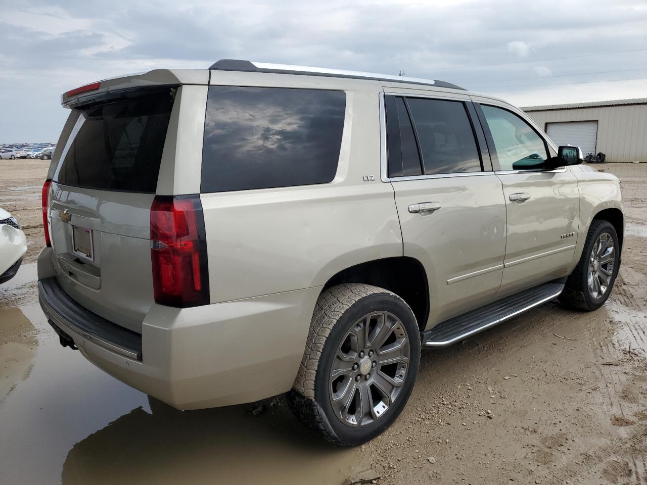 Изображение 3 2016 CHEVROLET TAHOE C1500 LTZ 2016 с VIN 1GNSCCKC1GR366202