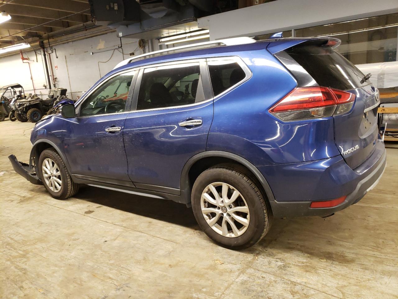 Obraz 2 z 2018 NISSAN ROGUE S 2018 z VIN 5N1AT2MV2JC759368