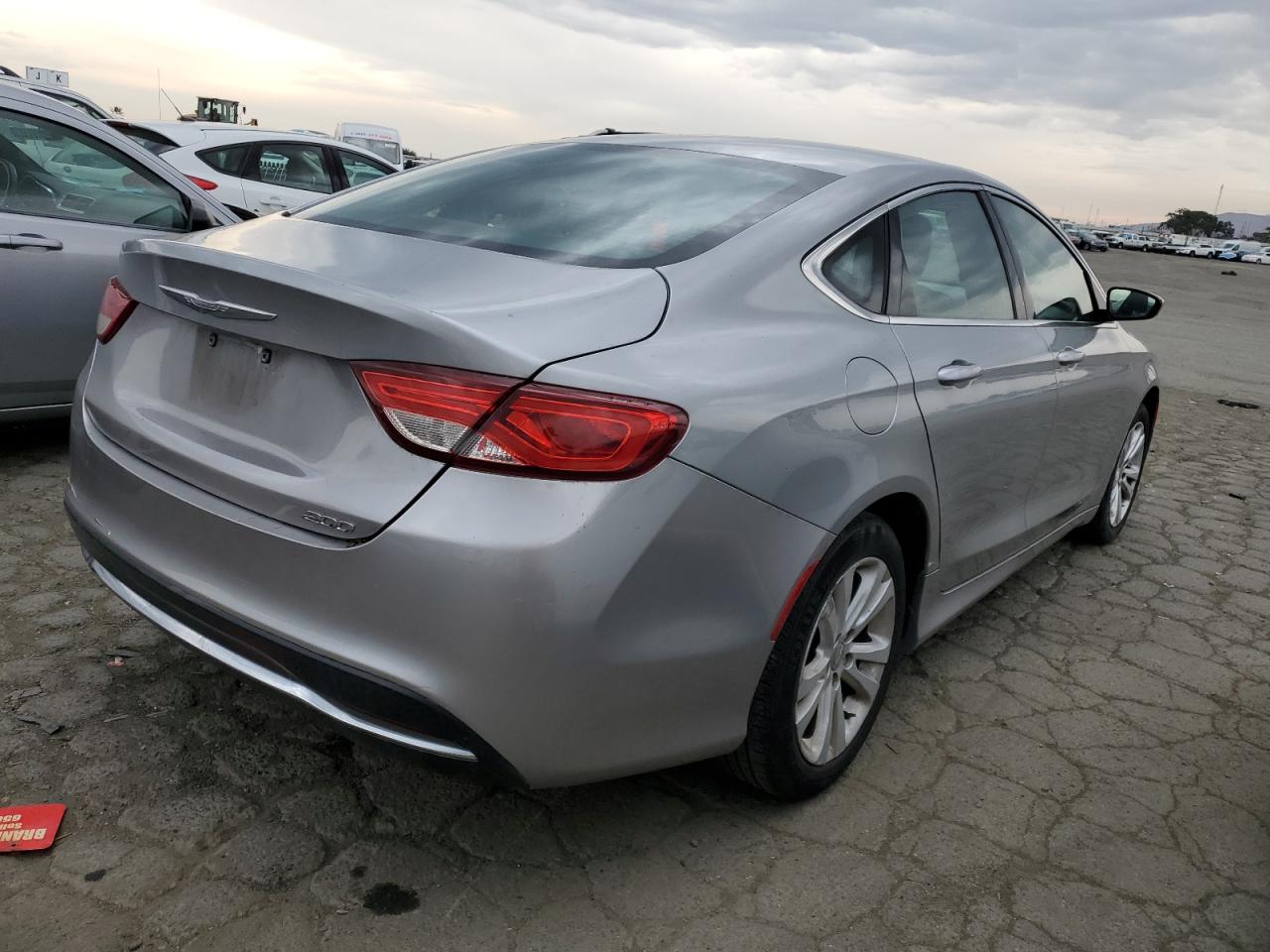 Изображение 3 2015 CHRYSLER 200 LIMITED 2015 с VIN 1C3CCCAB3FN572251
