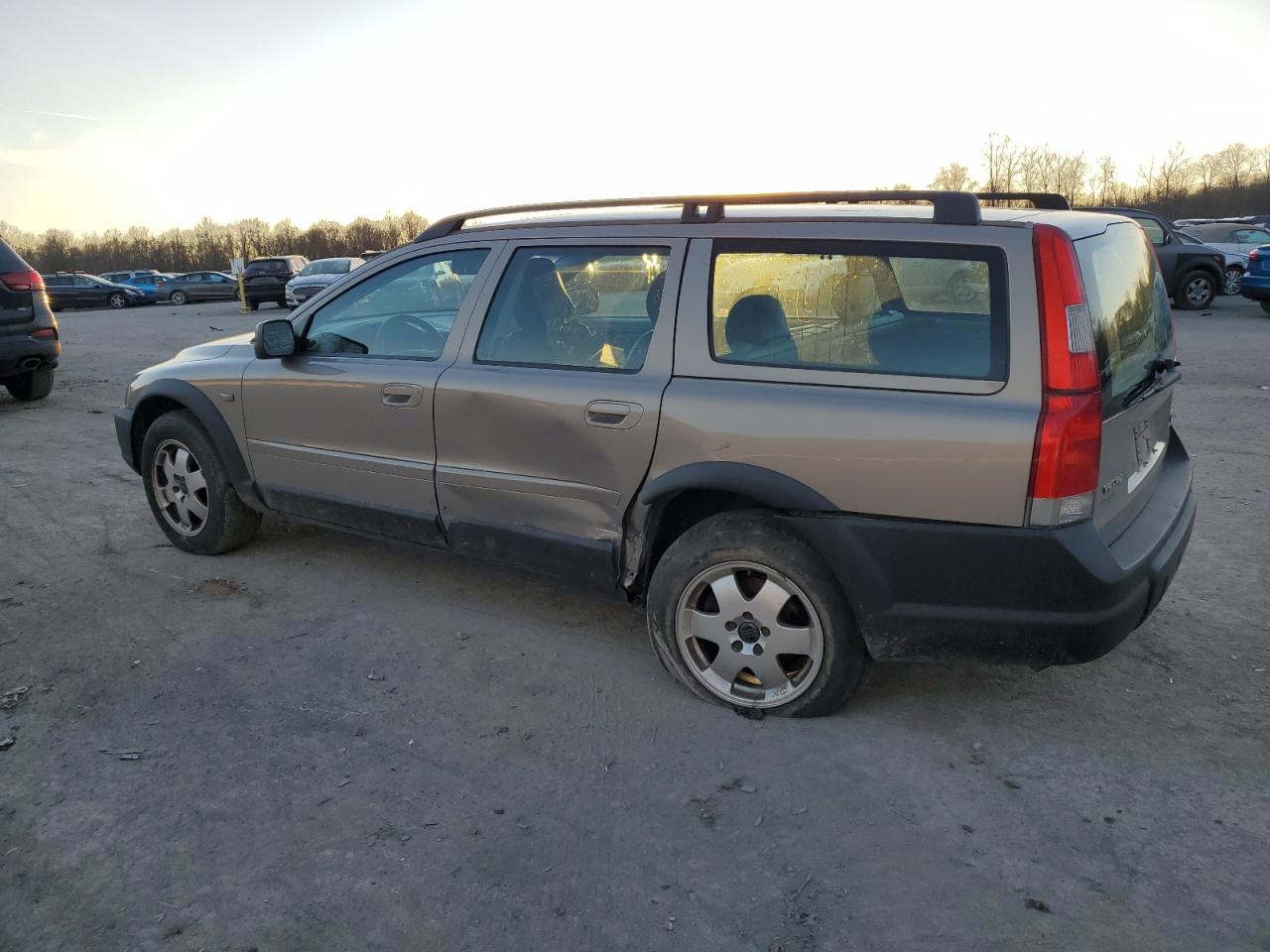 Изображение 2 2001 VOLVO V70 XC 2001 с VIN YV1SZ58D111040886
