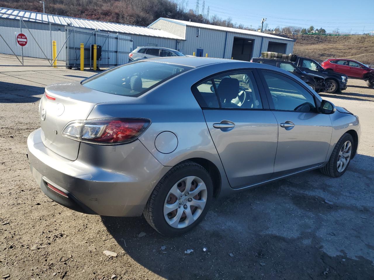 Obraz 3 z 2011 MAZDA 3 I 2011 z VIN JM1BL1UG2B1498292