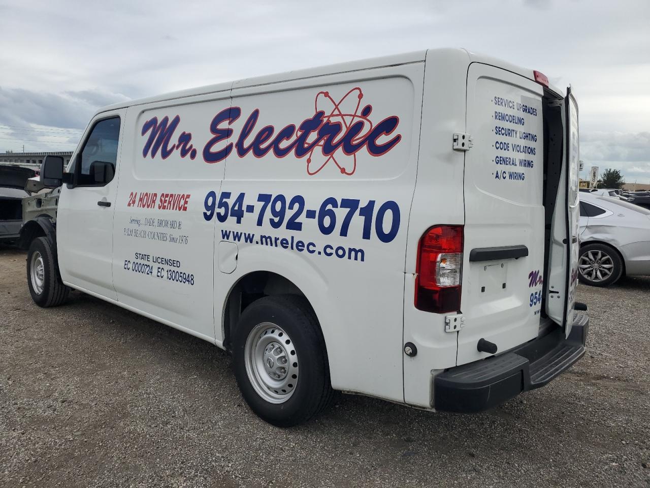 Image 2 of 2020 NISSAN NV 2500 S 2020 with VIN 1N6BF0KY1LN801759