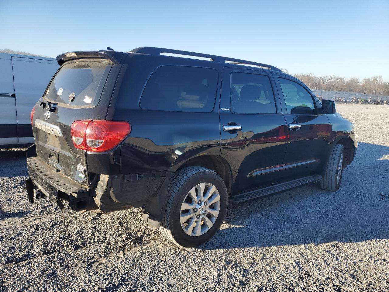 Изображение 3 2011 TOYOTA SEQUOIA PLATINUM 2011 с VIN 5TDDW5G19BS047703