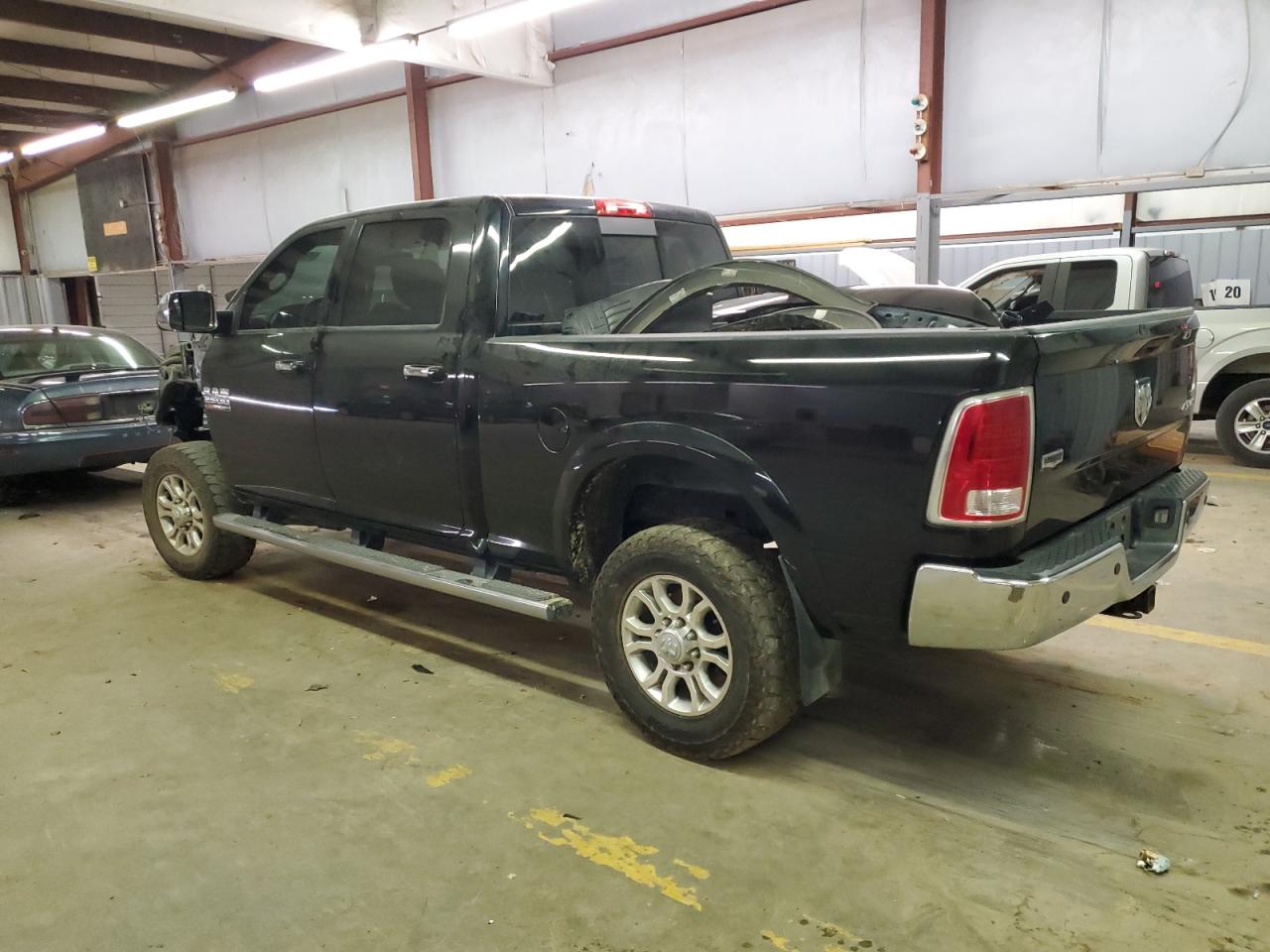 Изображение 2 2015 RAM 2500 LARAMIE 2015 с VIN 3C6UR5FL2FG552021