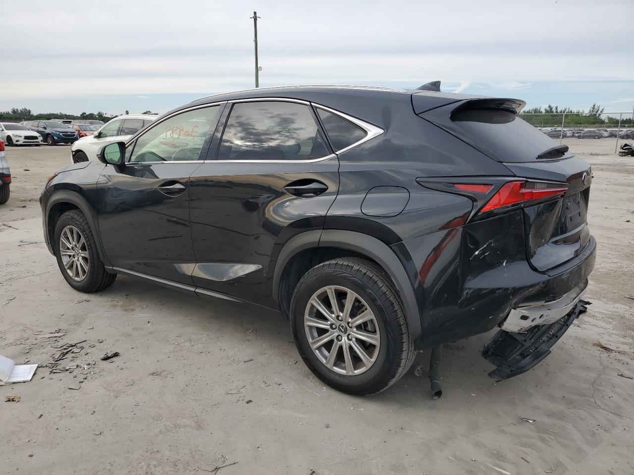 Obraz 2 z 2021 LEXUS NX 300 BASE 2021 z VIN JTJDARBZ9M2187972