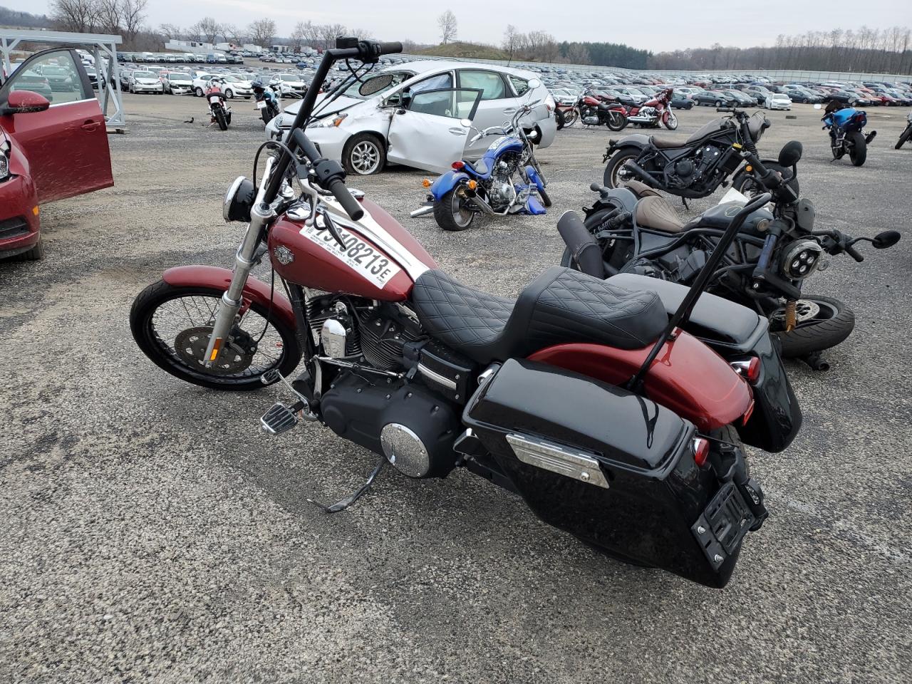 Image 3 of 2010 HARLEY-DAVIDSON FXDWG  2010 with VIN 1HD1GP416AC303732