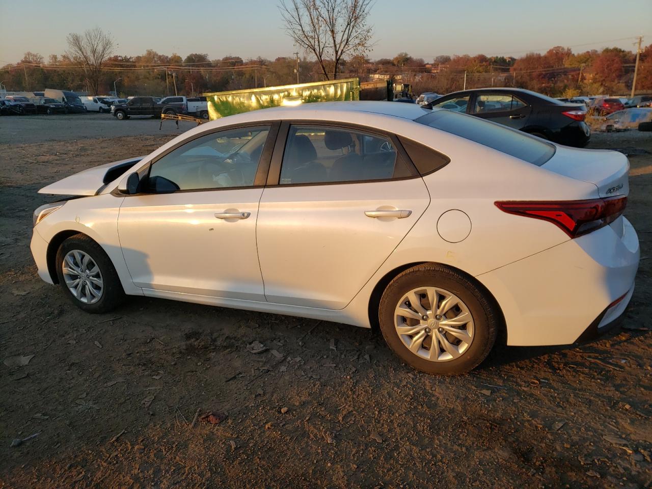 Image 2 of 2019 HYUNDAI ACCENT SE 2019 with VIN 3KPC24A36KE060706