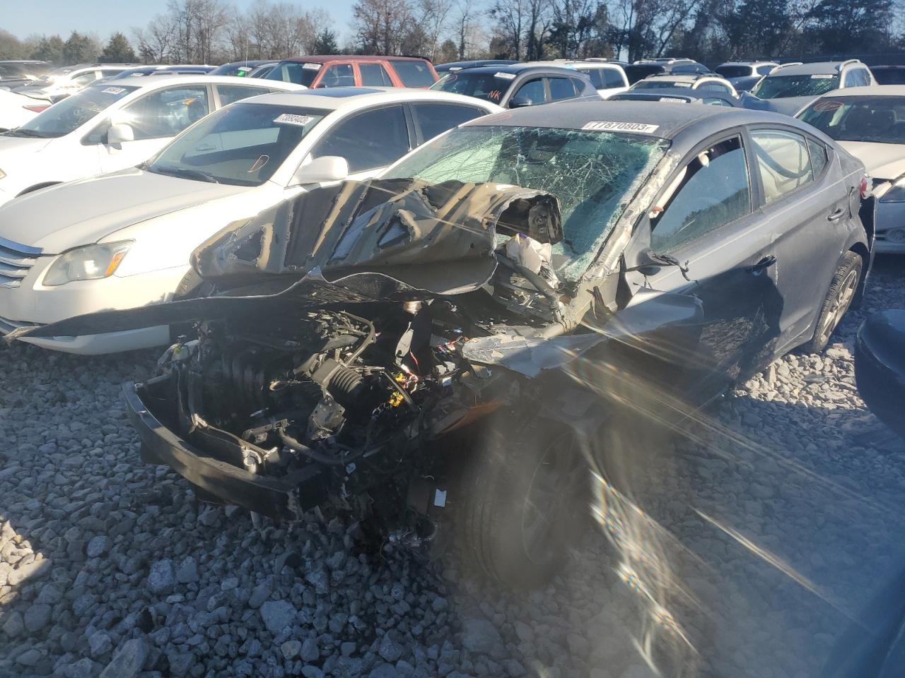 Изображение 1 2018 HYUNDAI ELANTRA SEL 2018 с VIN 5NPD84LF1JH358696