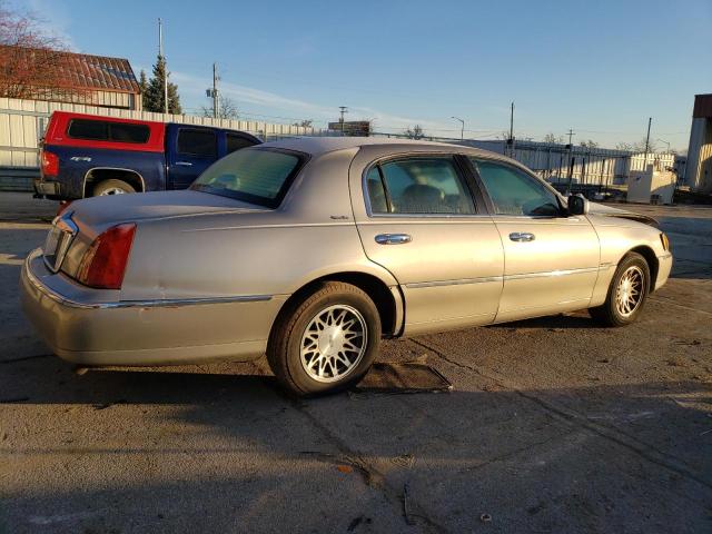 Obraz 3 z 2002 LINCOLN TOWN CAR SIGNATURE 2002 z VIN 1LNHM82W42Y610653