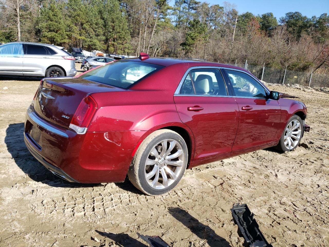 Obraz 3 z 2019 CHRYSLER 300 TOURING 2019 z VIN 2C3CCAAG7KH648086