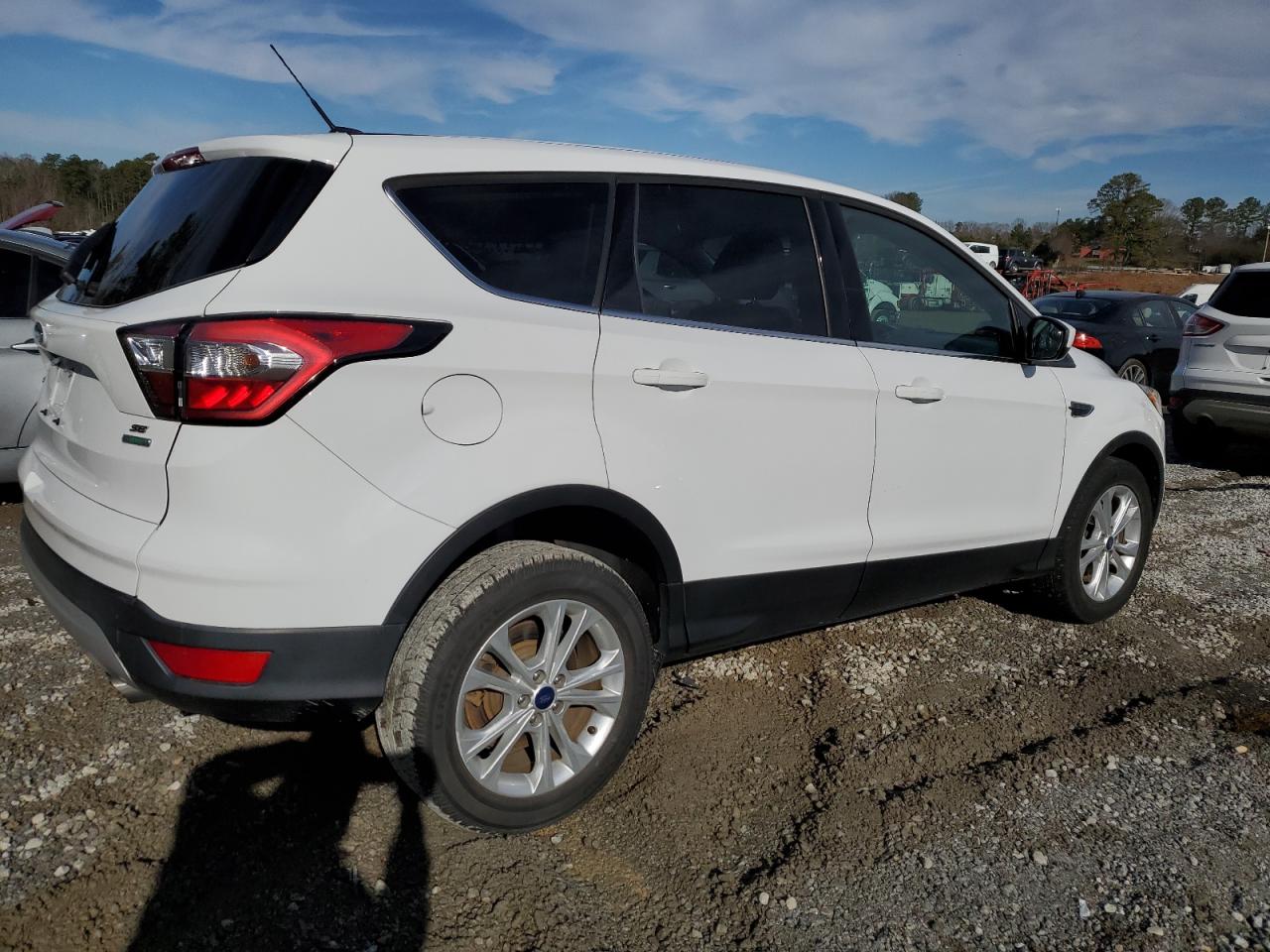 Image 3 of 2017 FORD ESCAPE SE 2017 with VIN 1FMCU0GD3HUE17817