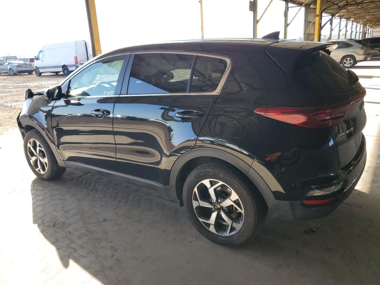 Изображение 2 2021 KIA SPORTAGE LX 2021 с VIN KNDPMCAC3M7882260