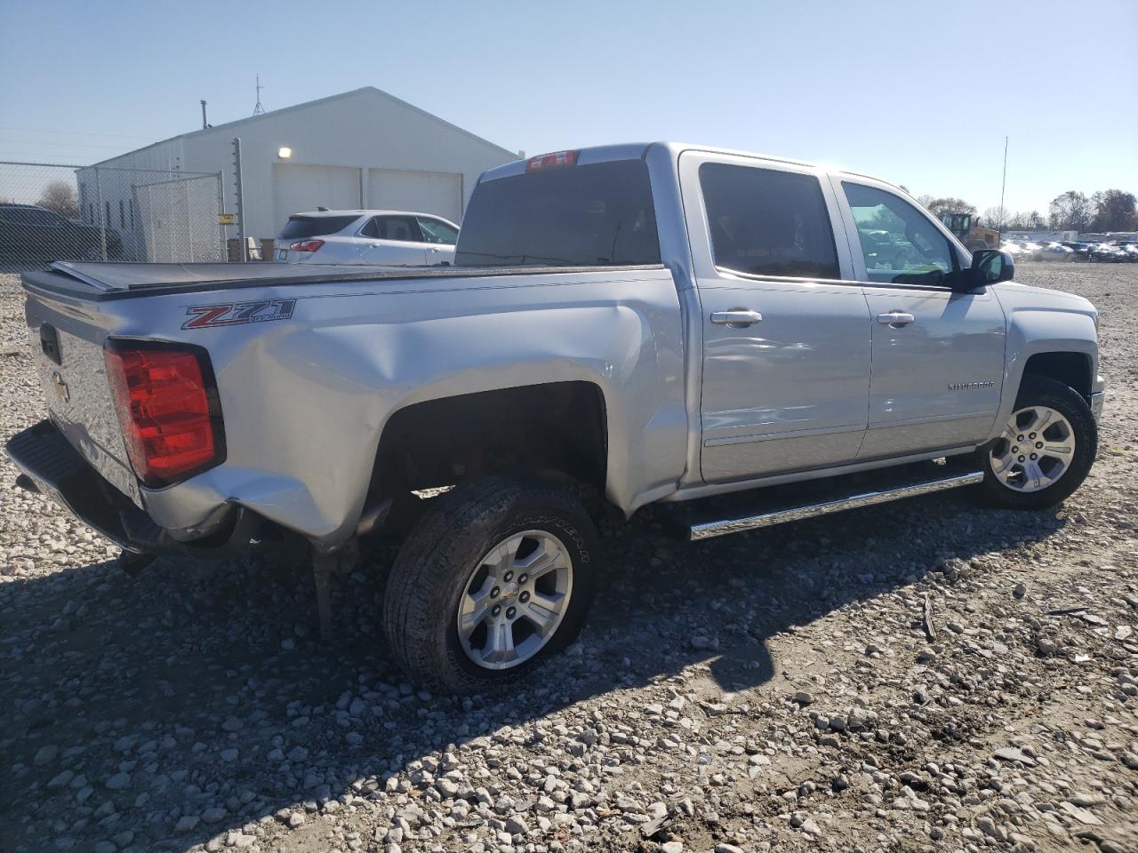 Image 3 of 2015 CHEVROLET SILVERADO K1500 LT 2015 with VIN 3GCUKREC2FG299837