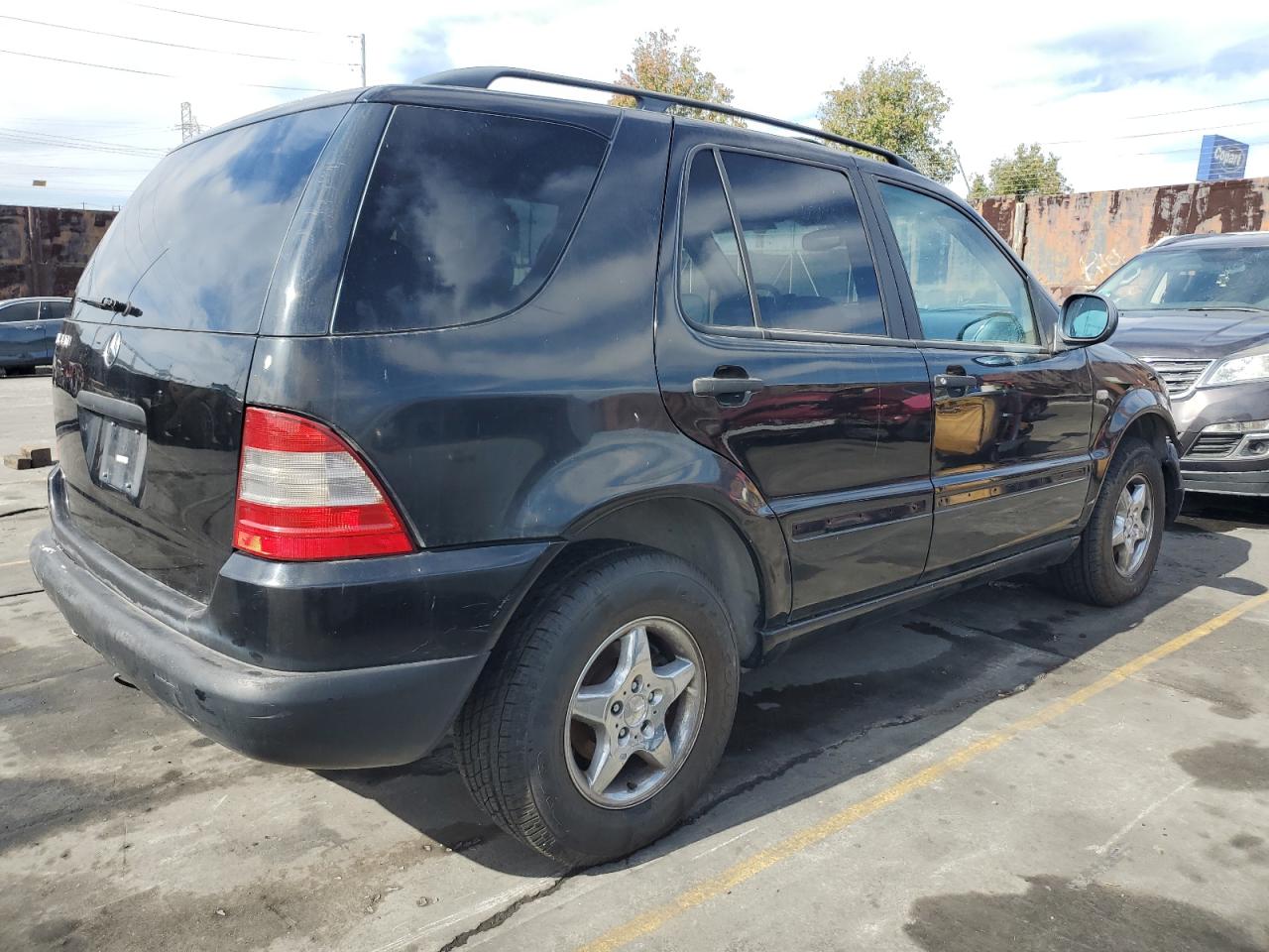 Obraz 3 z 1999 MERCEDES-BENZ ML 430 1999 z VIN 4JGAB72E4XA097199