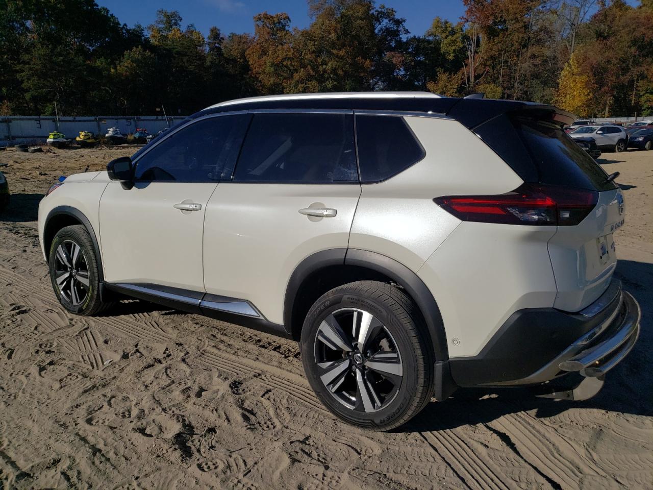Obraz 2 z 2021 NISSAN ROGUE PLATINUM 2021 z VIN JN8AT3DDXMW305720