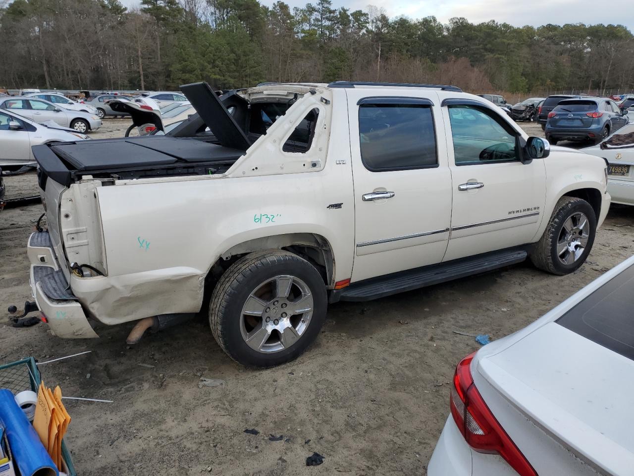 Obraz 3 z 2010 CHEVROLET AVALANCHE LTZ 2010 z VIN 3GNVKGE01AG280226
