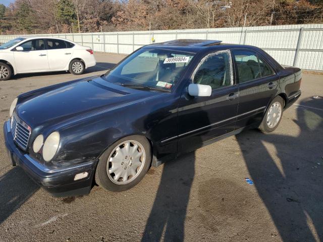 Obraz 1 z 1997 MERCEDES-BENZ E 320 1997 z VIN WDBJF55F1VA355160