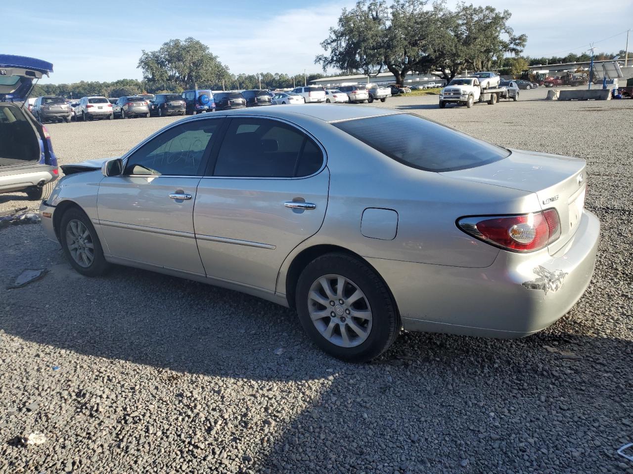 Obraz 2 z 2004 LEXUS ES 330 2004 z VIN JTHBA30G945003247