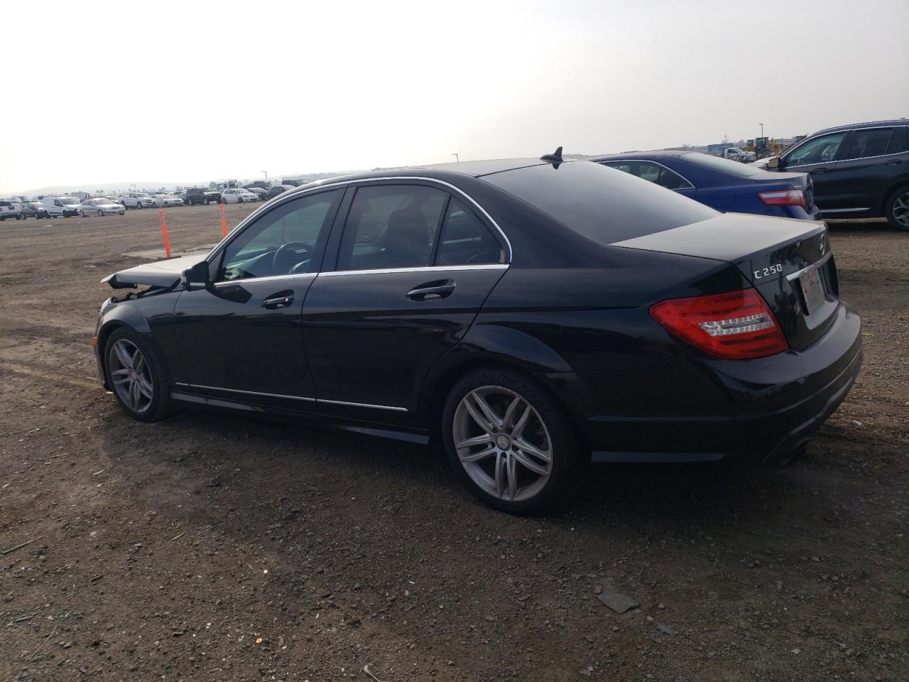 Изображение 2 2013 MERCEDES-BENZ C 250 2013 с VIN WDDGF4HB4DR265361