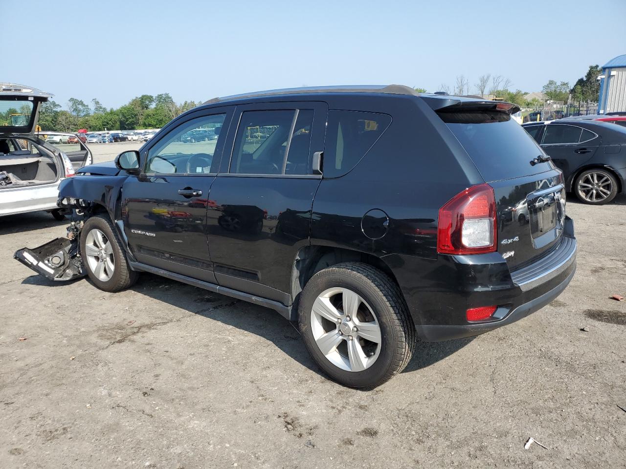 Obraz 2 z 2015 JEEP COMPASS LATITUDE 2015 z VIN 1C4NJDEB9FD168404