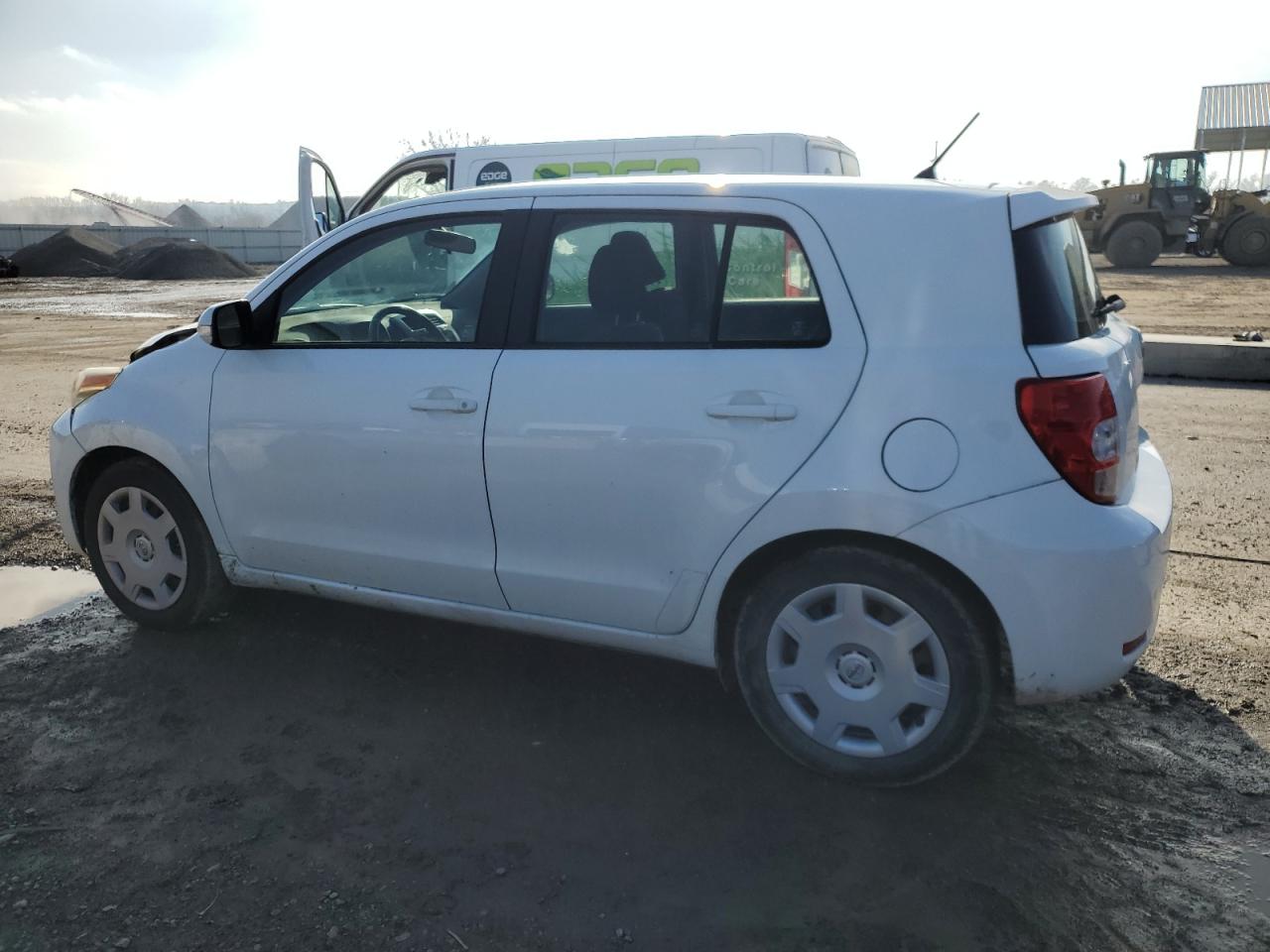 Obraz 2 z 2012 TOYOTA SCION XD  2012 z VIN JTKKU4B47C1021603