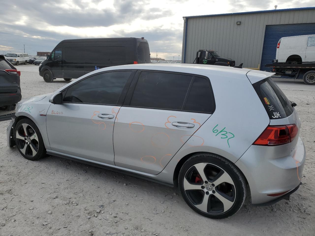 Obraz 2 z 2016 VOLKSWAGEN GTI S/SE 2016 z VIN 3VW4T7AU6GM018123