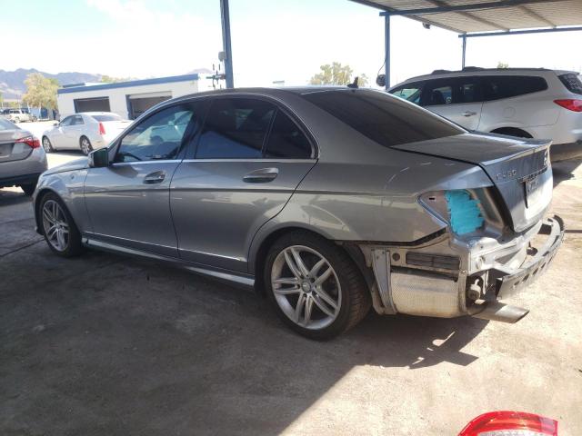 Obraz 2 z 2014 MERCEDES-BENZ C 250 2014 z VIN WDDGF4HB6EA945908