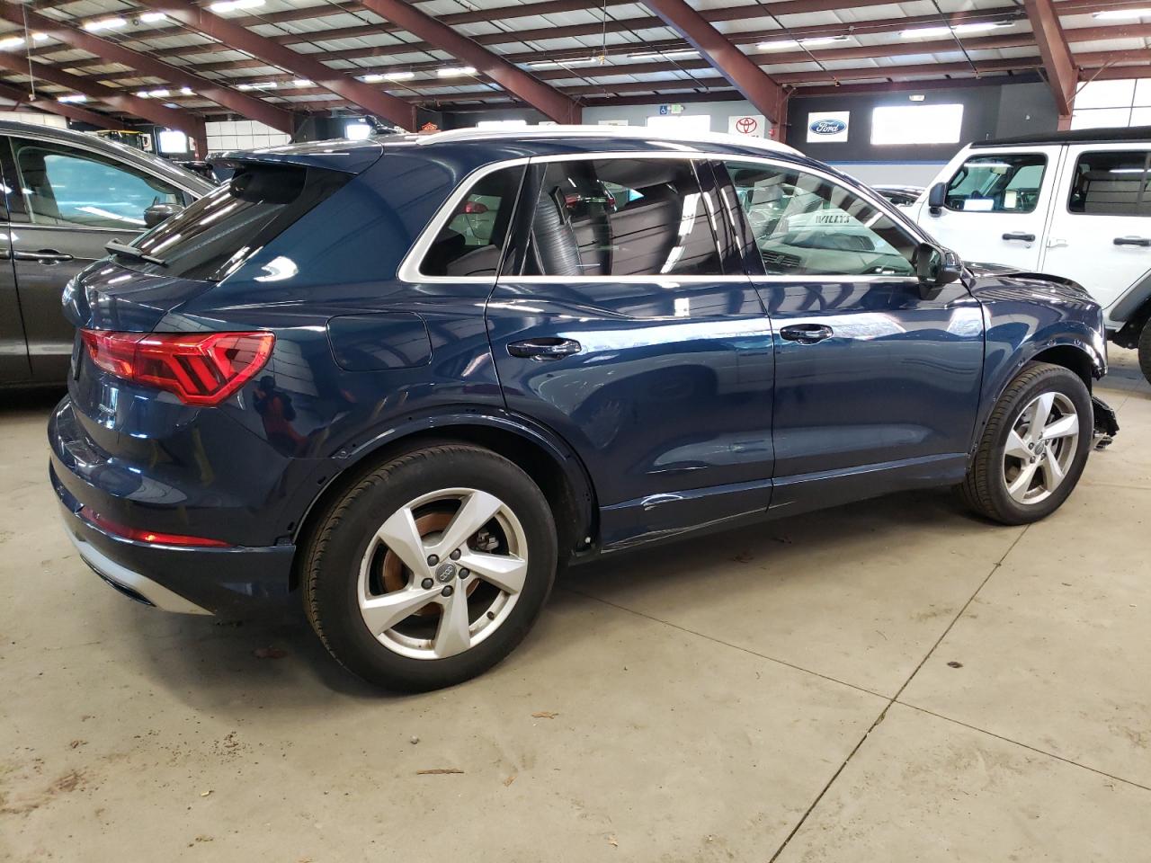 Image 3 of 2020 AUDI Q3 PREMIUM PLUS 2020 with VIN WA1BECF39L1120837