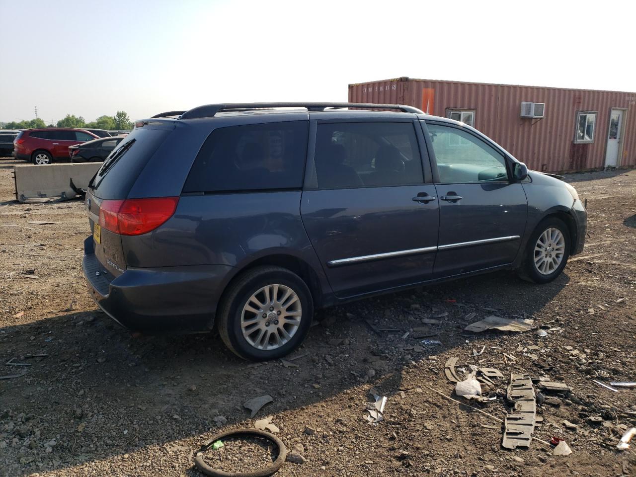 Image 3 of 2008 TOYOTA SIENNA XLE 2008 with VIN 5TDZK22C98S102099