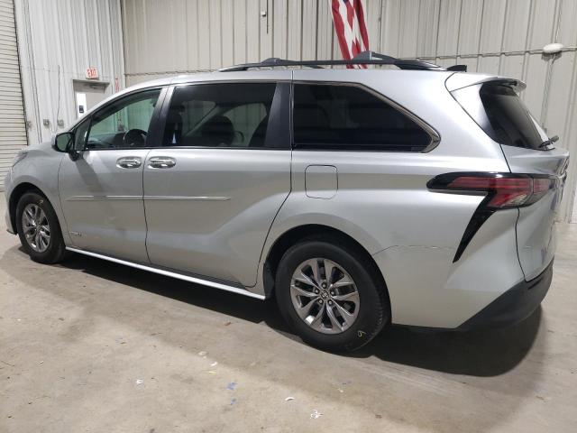 Image 2 of 2021 TOYOTA SIENNA XLE 2021 with VIN 5TDYRKECXMS063570
