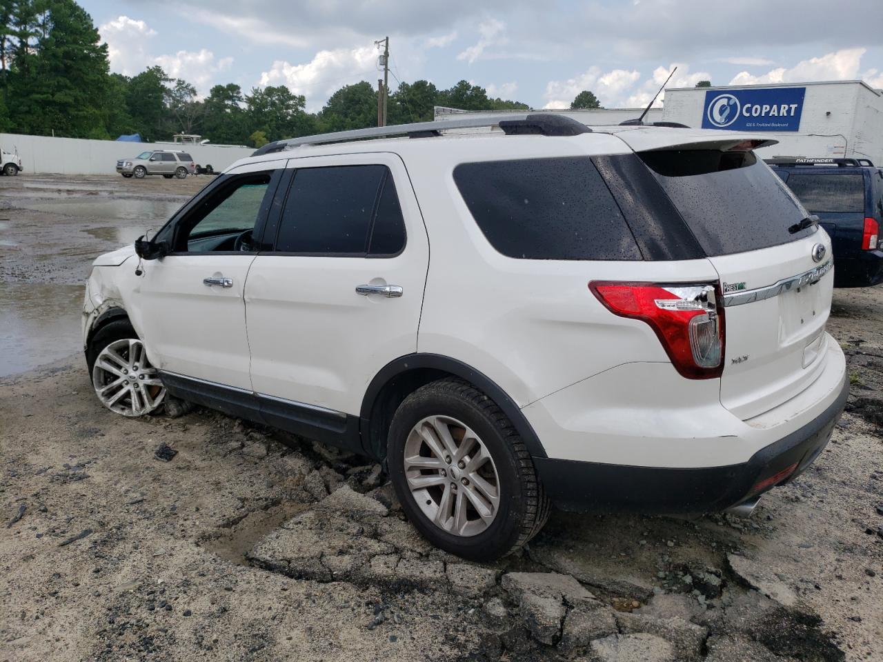 Image 2 of 2014 FORD EXPLORER XLT 2014 with VIN 1FM5K7D86EGA95781