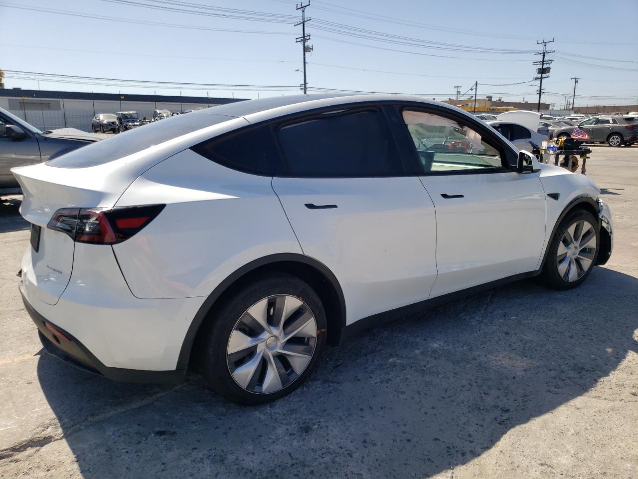 Изображение 3 2023 TESLA MODEL Y  2023 с VIN 7SAYGDEE5PA027541
