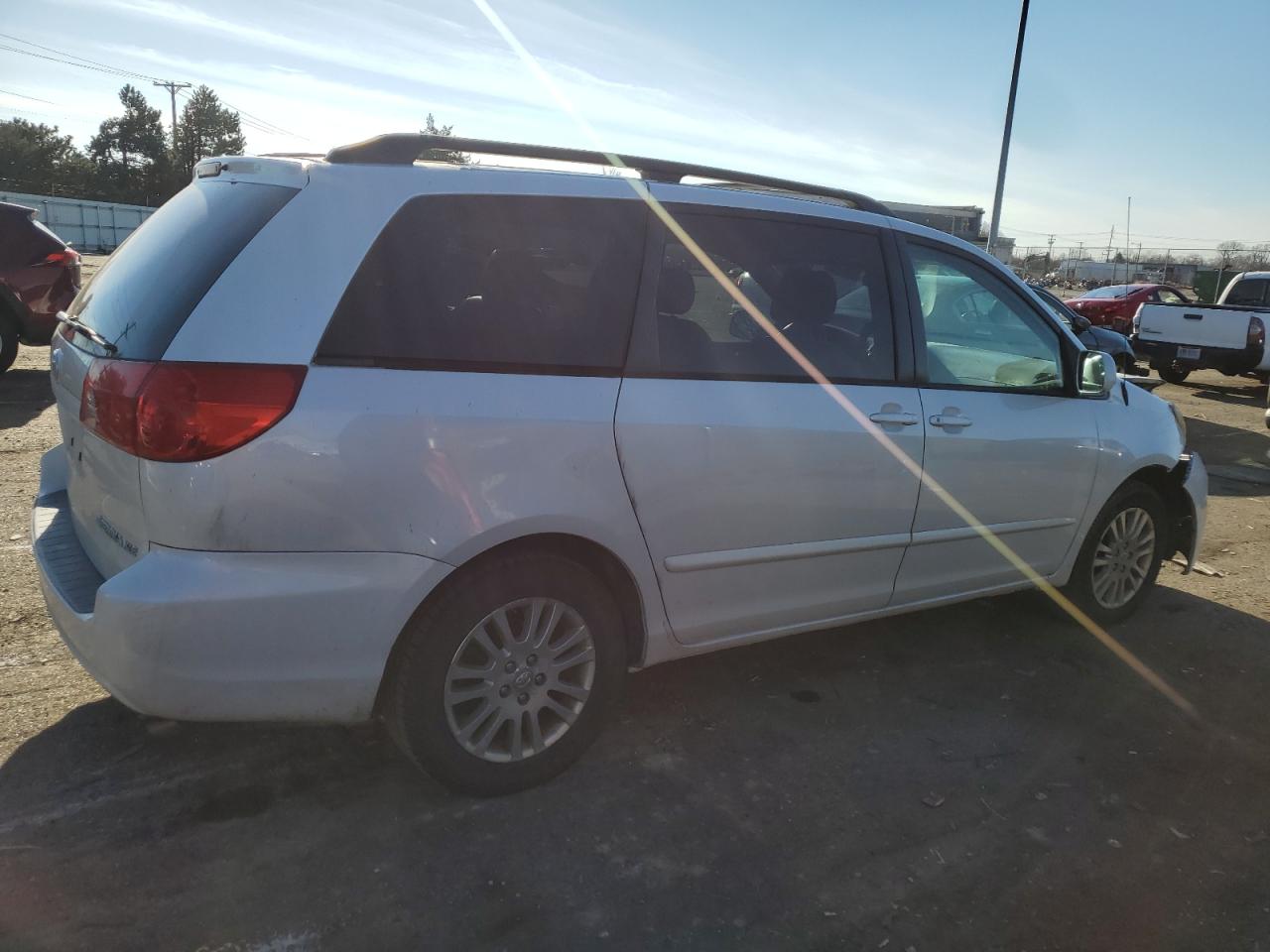 Obraz 3 z 2008 TOYOTA SIENNA XLE 2008 z VIN 5TDZK22C58S117716