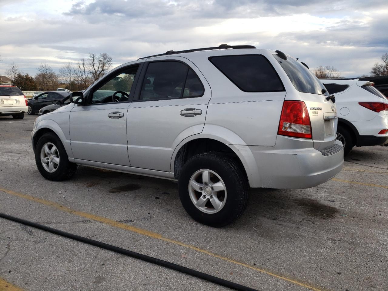 Image 2 of 2006 KIA SORENTO EX 2006 with VIN KNDJD733065535848
