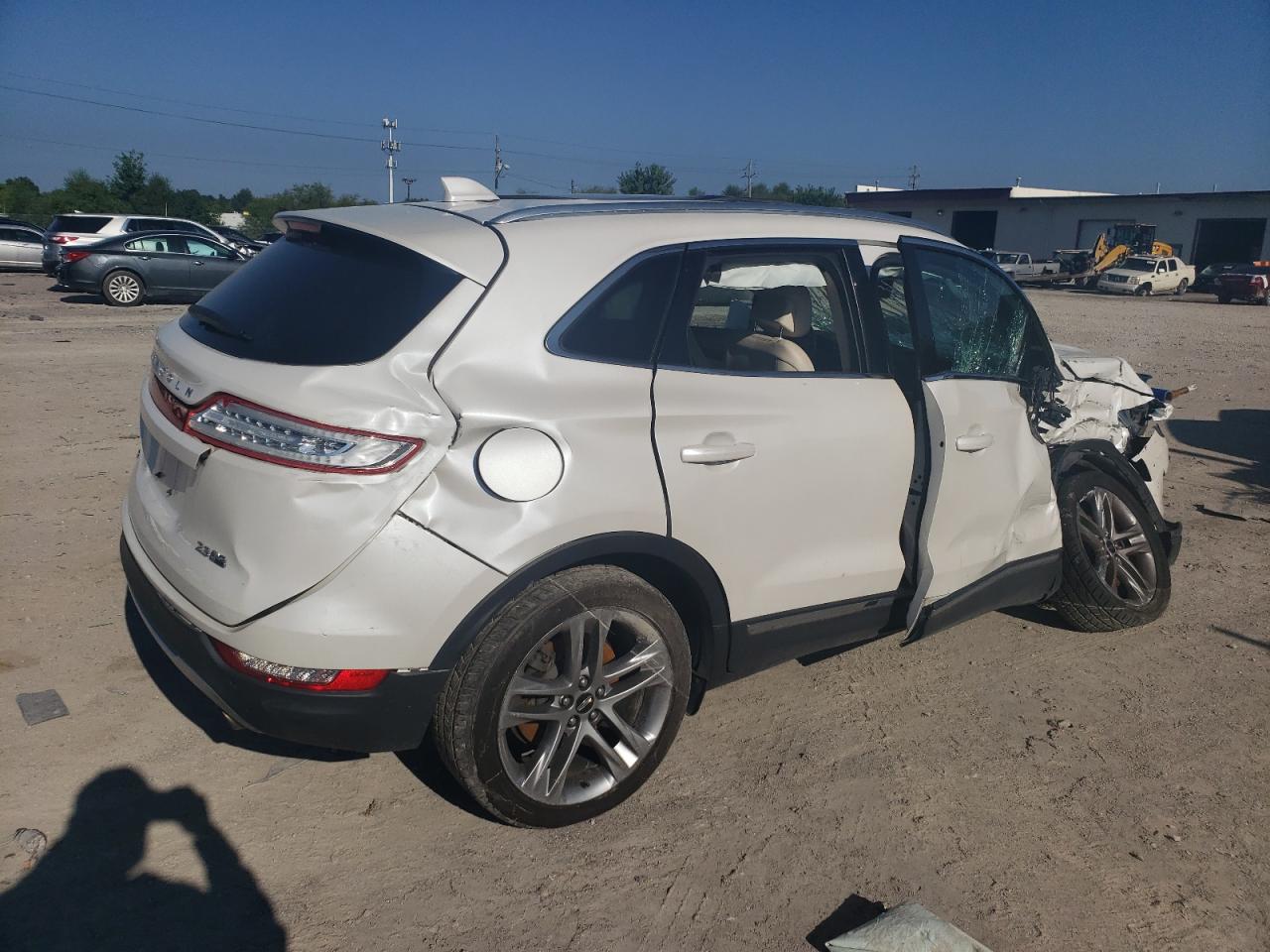 Изображение 3 2015 LINCOLN MKC  2015 с VIN 5LMTJ2AH3FUJ33761