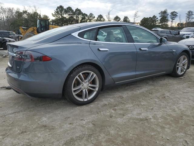 Obraz 3 z 2013 TESLA MODEL S  2013 z VIN 5YJSA1AG1DFP11415