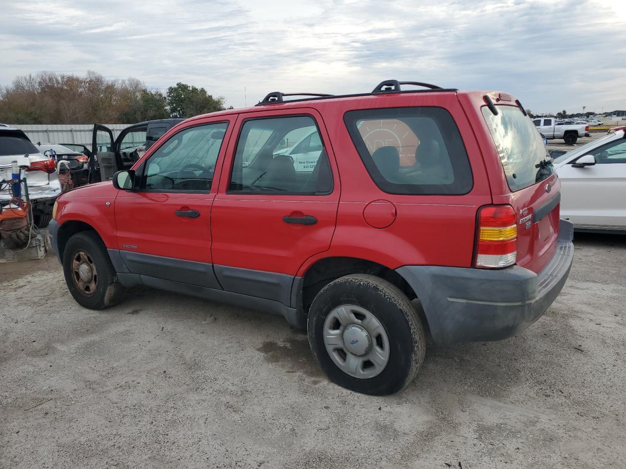 Image 2 of 2001 FORD ESCAPE XLS 2001 with VIN 1FMYU01141KA46303