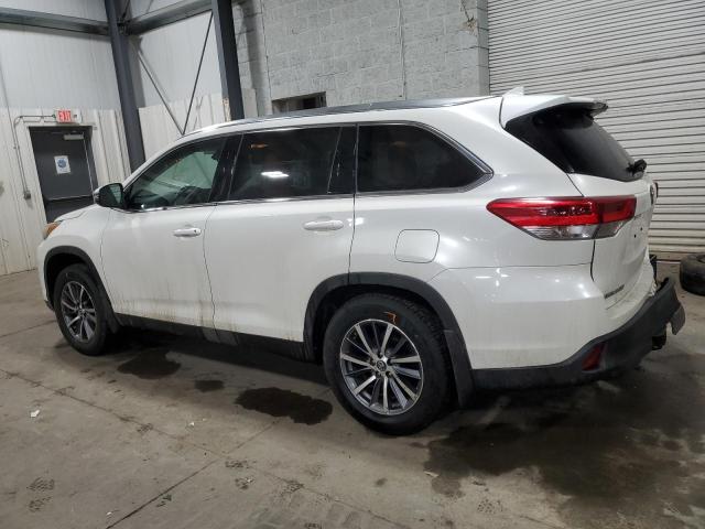 Image 2 of 2019 TOYOTA HIGHLANDER SE 2019 with VIN 5TDJZRFH2KS580055
