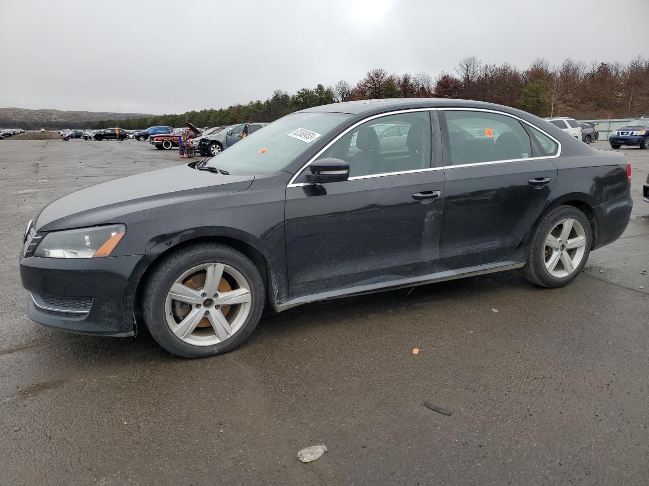Image 1 of 2013 VOLKSWAGEN PASSAT SE 2013 with VIN 1VWBH7A30DC022326